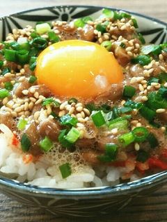 簡単一人飯♡豆板醤ご飯の納豆卵かけご飯♡-レシピのメイン写真