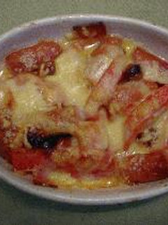 トマトとソーセージとベーコンのチーズ焼き-レシピのメイン写真