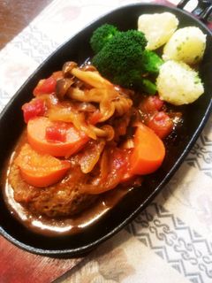 雲のようなフワフワ…煮込みハンバーグ-レシピのメイン写真