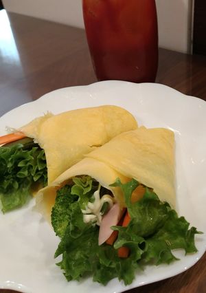 野菜たっぷり！手巻きサラダオムライス-レシピのメイン写真