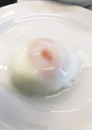 水に投入して、レンジで温泉卵-レシピのメイン写真