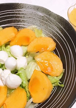 柿ドレッシングと柿サラダ-レシピのメイン写真