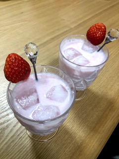コールドプレス♡酸っぱくないいちごミルク-レシピのメイン写真