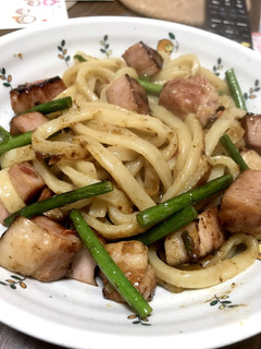 炒飯の素で!ゴロゴロハムの焼うどん-レシピのメイン写真
