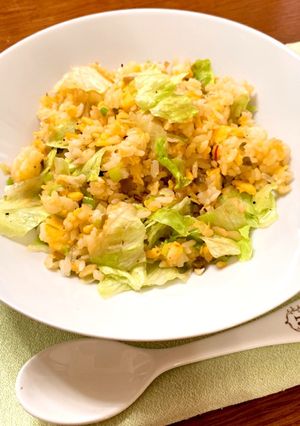 緑鮮やか！パパっと簡単レタス炒飯-レシピのメイン写真