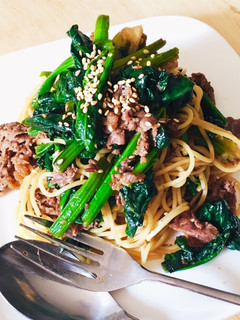 簡単!牛肉とほうれん草の甘辛和風パスタ-レシピのメイン写真