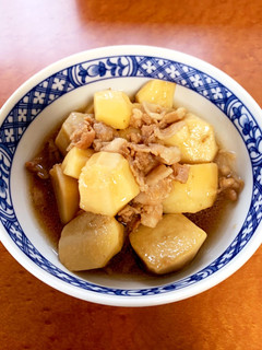 簡単に決まる味つけ!里芋の豚バラ煮^_^-レシピのメイン写真