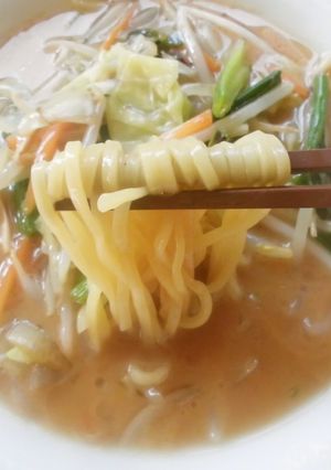 お野菜入り＊とんこつ醤油らーめん♪-レシピのメイン写真