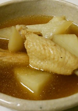丸だいこんと鶏スペアリブの煮物。-レシピのメイン写真