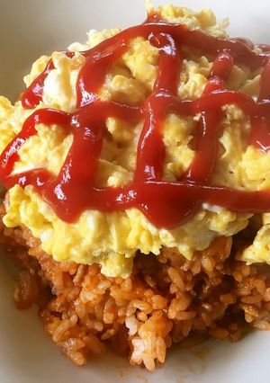 ふわふわたまご乗せオムライス-レシピのメイン写真
