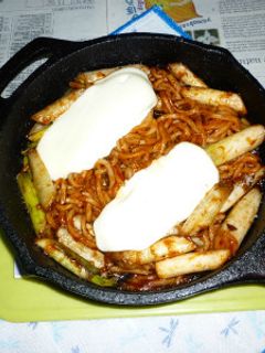 白ねぎ+チーズでナポリタン焼きうどん-レシピのメイン写真