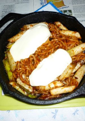 白ねぎ＋チーズでナポリタン焼きうどん-レシピのメイン写真