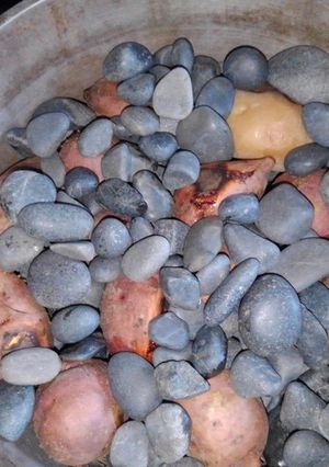 ダッジオーブンで焼き芋じゃがもおいしいよ-レシピのメイン写真