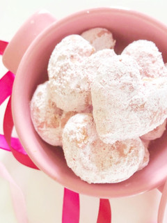 バレンタインにも♪苺のハートスノーボール-レシピのメイン写真