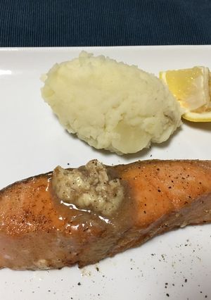 鮭のムニエルアンチョビバター-レシピのメイン写真