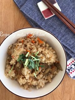 鶏と牛蒡ときのこの炊き込みご飯-レシピのメイン写真