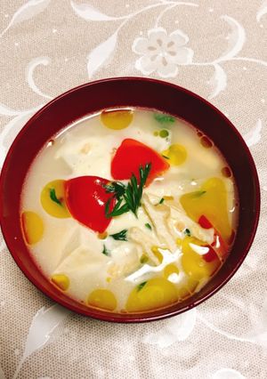 トマトとチーズで変身イタリアン味噌汁-レシピのメイン写真