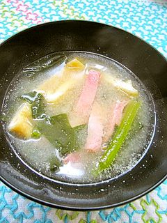 ■ベーコン・薄揚げ・ほうれん草の味噌汁■-レシピのメイン写真
