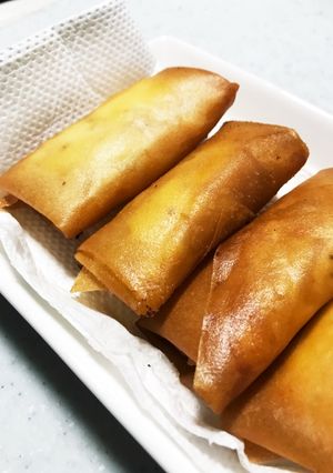 すぐ出来る♪とろ〜りチーズ春巻き酒の肴に-レシピのメイン写真