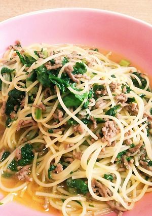 セロリ葉と挽き肉の簡単パスタ-レシピのメイン写真