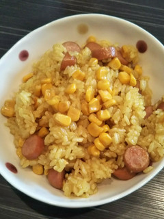 コーンとウインナーのカレーマジックピラフ-レシピのメイン写真