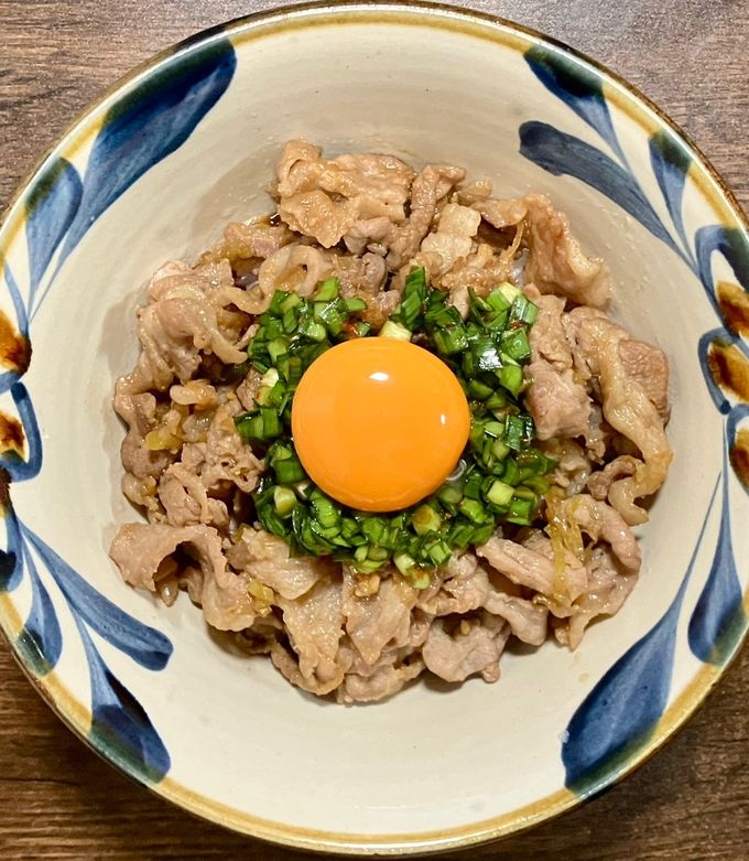 豚こま肉とニラのスタミナ丼 by オヤジの仕事場ゴハン 【クックパッド