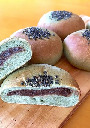 手ごね❃よもぎあんぱん-レシピのメイン写真
