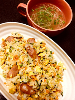野菜の消費に✨彩り炒飯と簡単スープ❤-レシピのメイン写真
