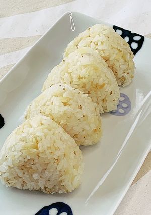 園児弁当に◎たらそぼろおにぎり-レシピのメイン写真