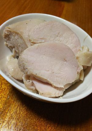 小鍋(14㎝)でコトコトしっとり！鶏ハム-レシピのメイン写真