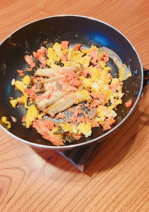 エリンギと卵しゃけのゴマ炒め-レシピのメイン写真