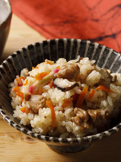 炊飯器で簡単!鶏肉と舞茸の炊き込みご飯-レシピのメイン写真
