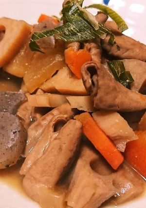 おしゃれな居酒屋で出てくるお通しのもつ煮-レシピのメイン写真