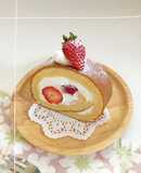 苺ソースの♡ふわふわシフォンロールケーキ