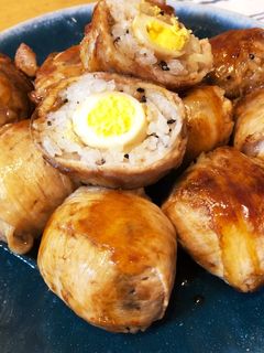 パクッ‼ うずらの卵入り肉巻おにぎり-レシピのメイン写真