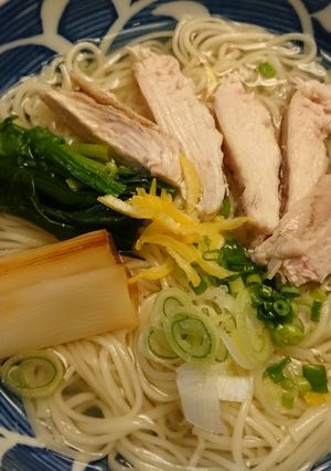 お手製サラダチキンを使って絶品鶏塩うどん-レシピのメイン写真