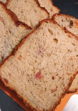 HBで胡椒たっぷりベーコン入り食パン-レシピのメイン写真