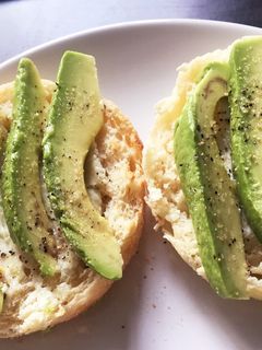 しんぷる☆アボカド&クリチonトースト-レシピのメイン写真