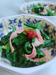 簡単!ベーコンとほうれん草の中華風炒め-レシピのメイン写真
