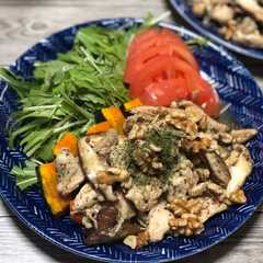รูปของ 鶏むね肉＆キノコ炒めのサラダ☆