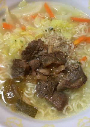 牛筋煮込みのサッポロ一番塩らーめん-レシピのメイン写真