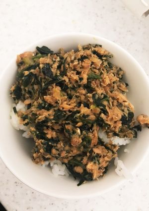 離乳食完了期もOK!サケ缶の簡単そぼろ☆-レシピのメイン写真