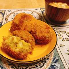 รูปของ ピリ辛だけどほんのり甘いカレーコロッケ
