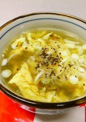 玉子とめかぶのコンソメスープ♪-レシピのメイン写真
