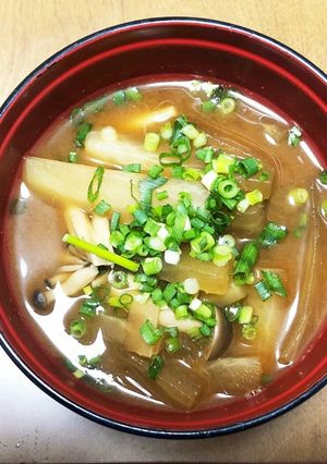 大根、しめじ、しいたけのみそ汁-レシピのメイン写真