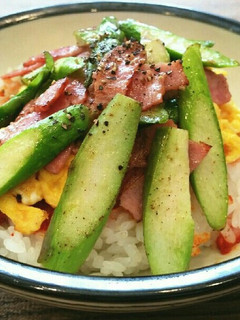 簡単♡豆板醤ご飯のアスパラベーコン卵ご飯-レシピのメイン写真