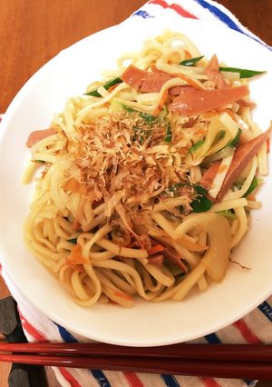 乾麺うどん&冷蔵庫にあるもので焼うどん〜-レシピのメイン写真