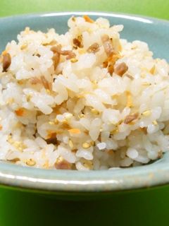 *新巻鮭と柴漬けの混ぜご飯*-レシピのメイン写真