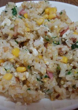 サッポロ一番塩とんこつ残りダレで炒飯-レシピのメイン写真