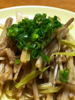 鶏皮ごぼう *☻* in セロリ。-レシピのメイン写真